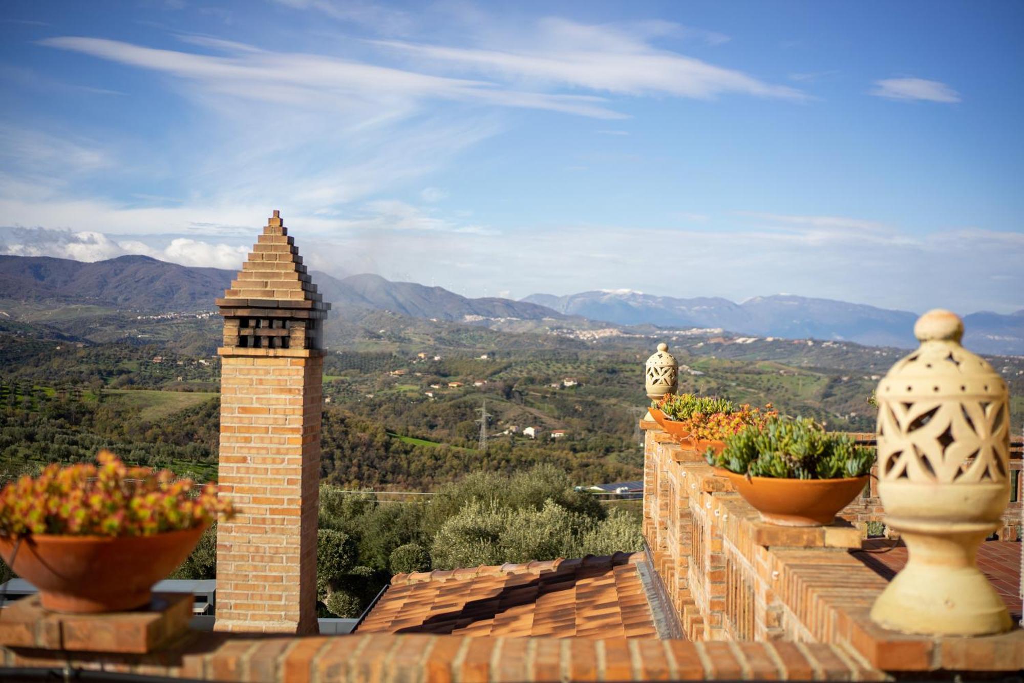 Tenuta Contessa - Farm Resort & Spa Montalto Uffugo Exterior photo